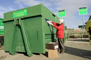 Cardboard: Recycling paper into large green skip