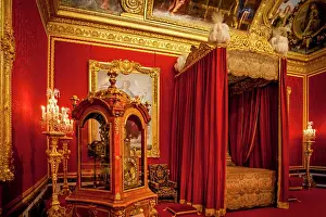 Wealth: Red bed chamber at Chateau de Versailles