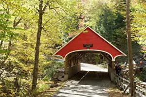 Bridges: Red covered bridge over the Pemigewasset River