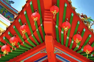 Roofs: Red lanterns and roof decorations on the Thean Hou Chine