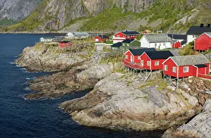 Cabins: Red wooden houses Rorbu, Rorbu fishermen's cabins