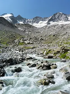 Spitze: The Reichenspitz Mountain Range in the Zillertal