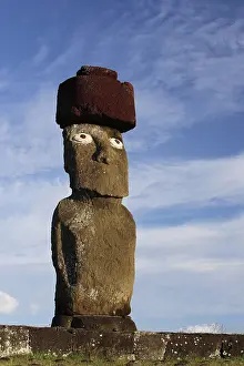 Tonnes: Restored moai with top-knot, on Ahu Ko Te Riku
