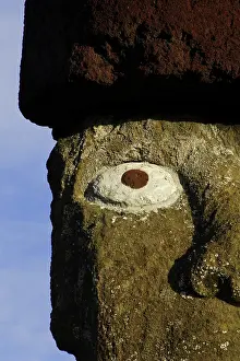 Tonnes: Restored moai with top-knot, on Ahu Ko Te Riku