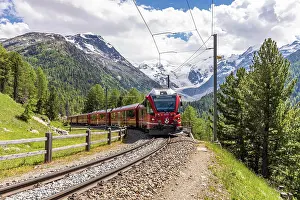 Company: Rhaetian Railway in front of Morteratsch Glacier