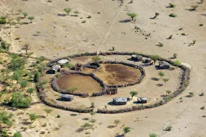 Rift: Rift valley at Lake Magadi in Kenya
