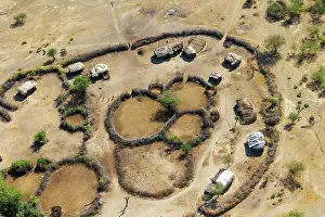 Rift: Rift valley at Lake Magadi in Kenya