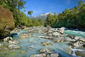 Blanco: Rio Blanco - glacier-carved mountains and Blanco