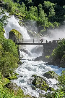 Steaming: River Briksdalselva, Hike to the Briksdalsbreen