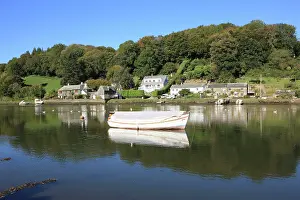 Fowey: The River Fowey on sunny morning in late summer at the Corni