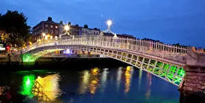 Filled: River Liffey with the Halfpenny Bridge, also known