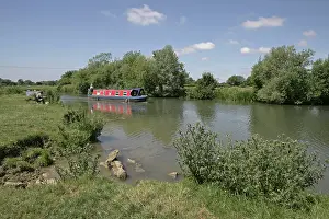 Thames: The River Thames with longboat (the highest point