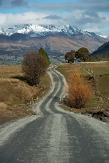 Aotearoa: Road through countryside