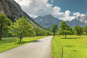 Groer: Road to Hinterri&, x7ec; Gro&, x7e5;r Ahornboden in
