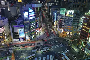 Roads: Road junction and traffic in Shibuya, Tokyo, Japan