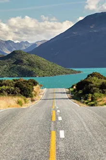 Queenstown: Road at Lake Wakatipu, Queenstown, Otago, South