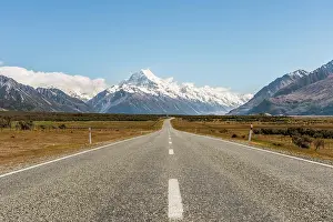 Howse: Road to Mount Cook, Mount Cook National Park, Southern