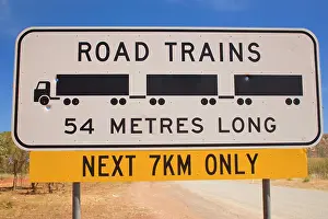 Lorry: Roadtrain sign - a sign which warns of Roadtrains