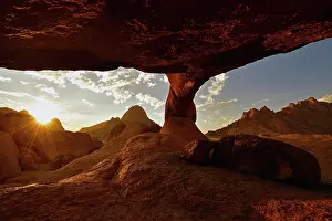 Spitzkoppe: Rock arch, rock bridge in the Spitzkoppe area at