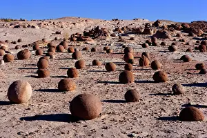 Perfectly: Rock Balls - prehistoric geological rocks at a