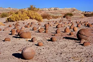 Perfectly: Rock Balls - prehistoric geological rocks at a
