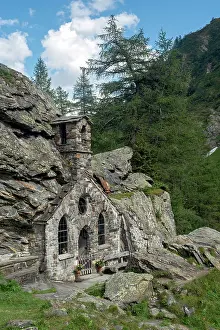 Chapel: Rock Chapel near Innergschl&, x19fb20;Tauern Valley