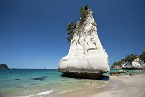 Outcrop: Rock formation, Cathedral Cove, Coromandel
