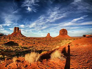 Movie: Rock formation in Monument Valley, illuminated b