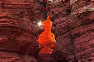 Reflex: Rock formation of sandstone at light incidence