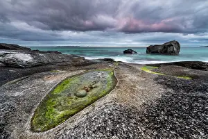 Uttakleiv: Rocks on the beach of Uttakleiv, Vestv gcy, Lofoten