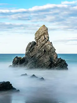 Move: Rocks on Sango Sands Beach Bay Durness in long exposure