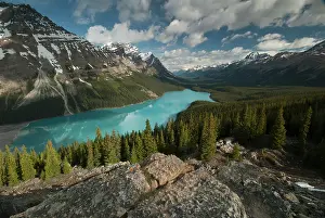 Peyto: Rocky mountains across Peyto Lake