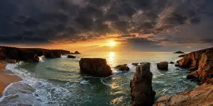 Plans: Rocky shore of Port Goulom at sunset, Saint-Pierre-Quiberon
