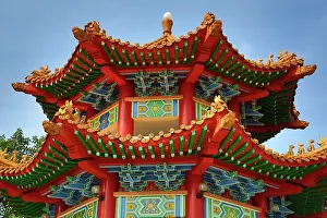 Roofs: Roof decorations on the Thean Hou Chinese Temple, Kuala