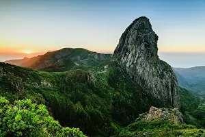 Butte: Roque de Agando rock tower at sunrise, Monumento