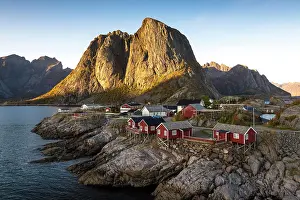 Rorbu: Rorbu fishing huts off Bergen, Hamncy, Moskenescy