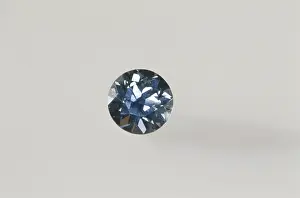 Sapphire: Round brilliant cut sapphire