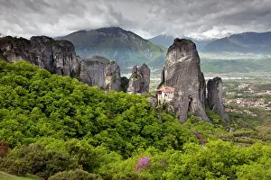 Outcrops: Roussanou monastery and Conglomerate cliffs at Meteora