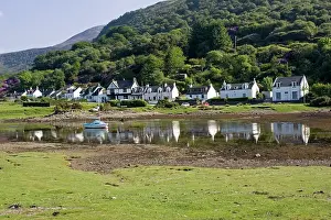 Habour: Row of cottages reflected in harbour