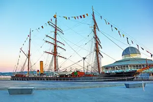 Masted: RRS Discovery polar exploration ship at Discovery
