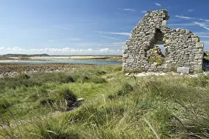 Ctes: Ruins in Great island, with, in the background