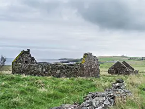 Crofter: Ruins near Fladdabister, dating back to