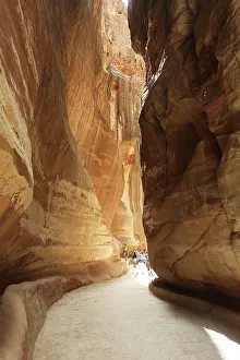 Petra: Ruins - Petra - Jordan - with tourists