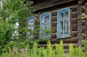 Check: Russia - A traditional front of an early 19th century