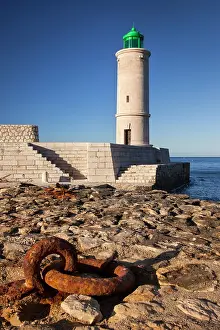 Beacon: Rusted iron ring below the Cassis Lighthouse