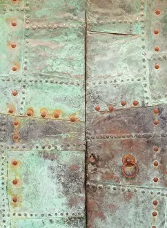 Majorca: Rusty iron door