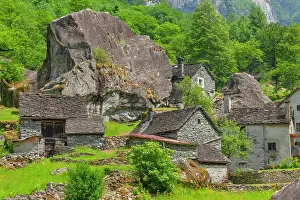 190422: Sabbione Village - traditional architecture and rustic stone