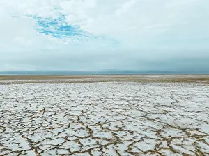 Thomas Dressler: Salt deposits at the Atlantic Coast