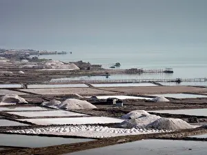 Extraction: Salt extraction at Afrera Salt Lake, Danakil Valley, E