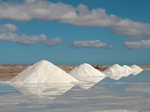 Works: Salt works at the salt marshes of Sabkhat Tazra
